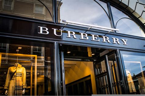 burberry kicks off global media review|Burberry kicks off global media review after pausing one during .